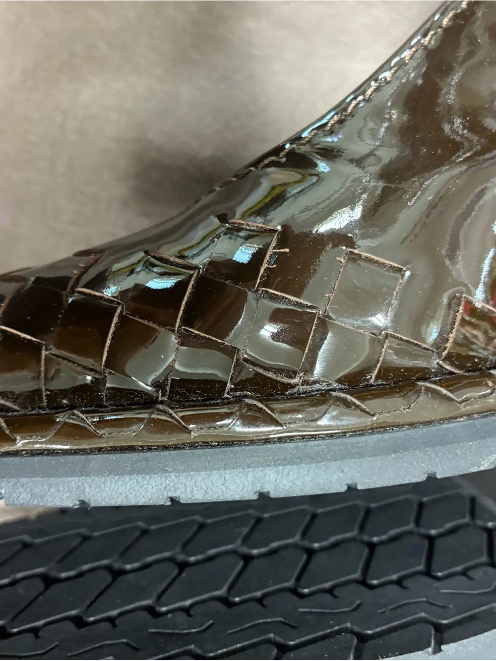 BOTTEGA VENETA 2010S DARK BROWN PATENT LEATHER HEELS